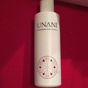 UNANI iluminate  milk  cleanser